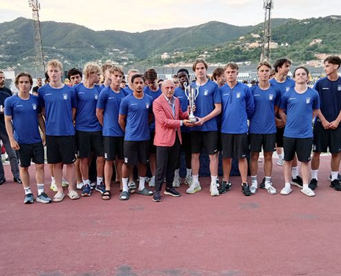 La premiazione del Goteborg, che ritira il Trofeo D'Amico...