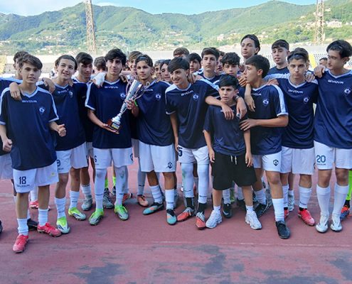 La premiazione della Cavese nella categoria Giovanissimi